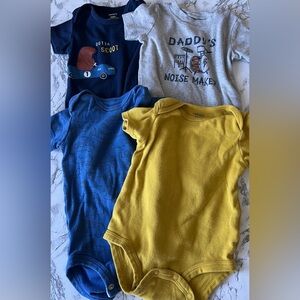 Carter’s 4 Pack Assorted Short Sleeved 12m Bodysuits